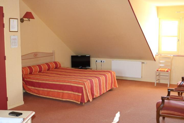 Logis Le Port Saint Aubin Hotel Morannes sur Sarthe-Daumeray Buitenkant foto