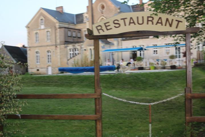 Logis Le Port Saint Aubin Hotel Morannes sur Sarthe-Daumeray Buitenkant foto